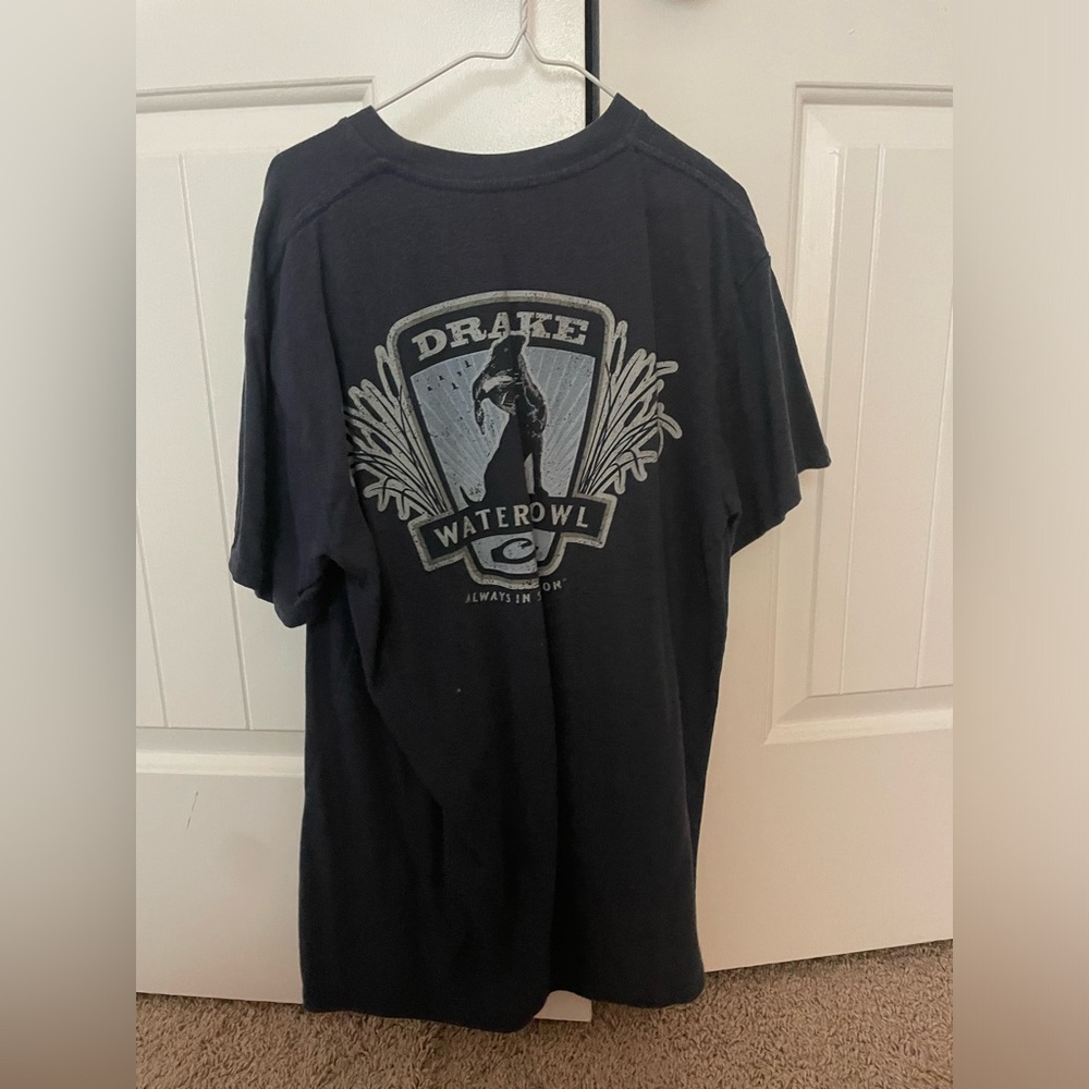 Size M Drake Waterfowl shirt